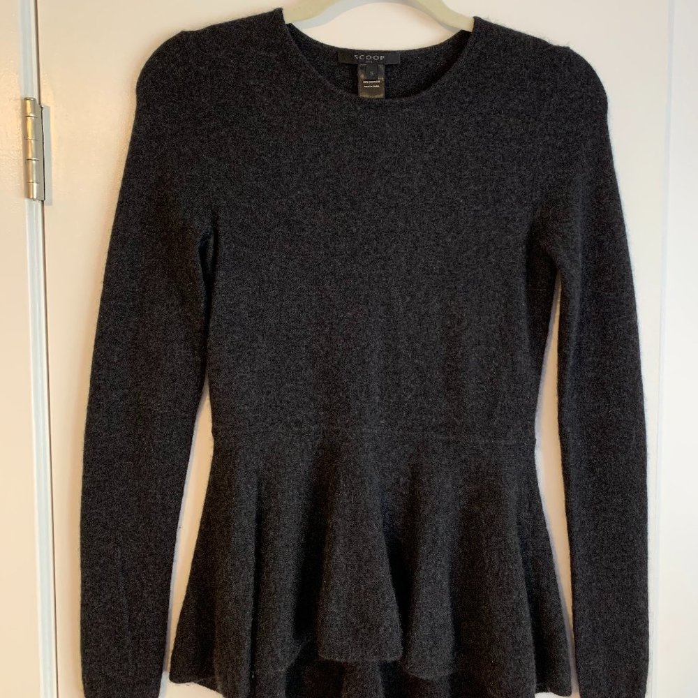Scoop NYC Gray Wool/Cashmere Gray Peplum Top